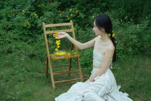 Elegant Art Photography Vol.9121 Featuring A Ji Yuan Zi: A Stunning Portrait Collection Amidst Blooming Yellow and Green Locust Flowers-13