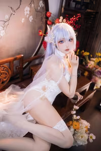 Coser Guaxi Jiang Transforms into Ethereal Albion Qipao Fairy - Captivating Fantasy Cosplay Beauty-15