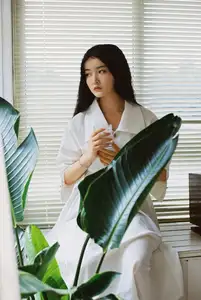 Discover the Serene Elegance of San Yuan in YiTuYu Art Language Vol.8608 Collection-15