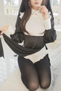 The Ethereal Beauty of Coser 51Jiang in the Artistic Collection-7