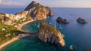 Palmarola: The Prehistoric Mediterranean Island Where Time Stands Still-10