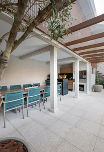 Modern Transformation of a 1960s São Paulo Villa: Blending Original Structure with Contemporary Brazilian Wood Design for Cozy Open Living-1