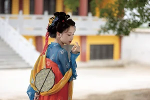 Timeless Elegance in Hanfu: YiTuYu Art Language Vol.8852 featuring E E Chi Bu Bao-21