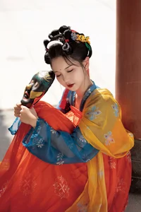 Timeless Elegance in Hanfu: YiTuYu Art Language Vol.8852 featuring E E Chi Bu Bao-1