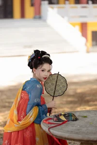 Timeless Elegance in Hanfu: YiTuYu Art Language Vol.8852 featuring E E Chi Bu Bao-27