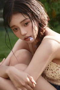 Elegant Portrait Photography Collection: Xiao Xin Yi Yi in YiTuYu Art Language Vol.9153 – Capturing Pure Vitality and Aesthetic Style-1