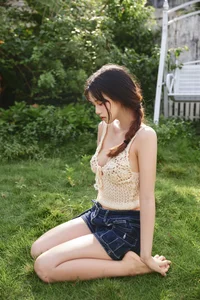 Elegant Portrait Photography Collection: Xiao Xin Yi Yi in YiTuYu Art Language Vol.9153 – Capturing Pure Vitality and Aesthetic Style-10