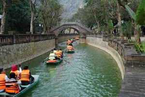 Discover Thung Ui, Ninh Binh: A Cinematic Valley in Vietnam That Looks Like a Historical Drama Movie Set-4