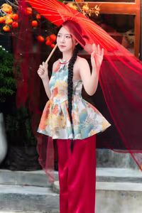 VGU No.104: The Gentle Charm of Áo Yếm Nón Lá – Timeless Vietnamese Beauty-10