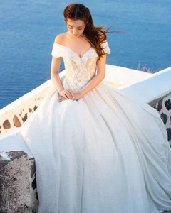 Santorini Dream: Dilraba Dilmurat’s Ethereal Bridal Shoot and the Art of Self-Love-3