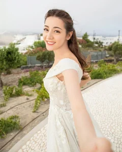 Santorini Dream: Dilraba Dilmurat’s Ethereal Bridal Shoot and the Art of Self-Love-12