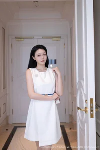 Capturing Elegance: An Ran’s Dreamy Coastal Escape to Zhuhai in XiuRen Series No. 10829-1