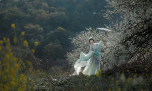 Ethereal Beauty of Wu Sui Sui in Art Language YiTuYu Vol.8876: A Spring Muse in Hanfu-14