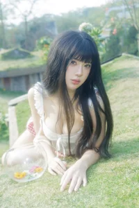 Ethereal Muse Photography: UNa To Uyen Shines in Stunning New Artistic Portrait Series for Fashion and Lifestyle Inspiration-3