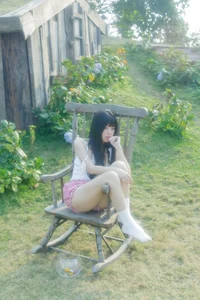 Ethereal Muse Photography: UNa To Uyen Shines in Stunning New Artistic Portrait Series for Fashion and Lifestyle Inspiration-5