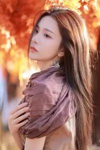 Liang Chen & Her Beloved Cat: Captivating Autumn Serenity | YiTuYu Vol.8696-14