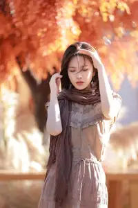 Liang Chen & Her Beloved Cat: Captivating Autumn Serenity | YiTuYu Vol.8696-5