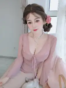 Coser Bai Yin 81 Part02: Captivating Beauty in Flowing Pink Attire-4