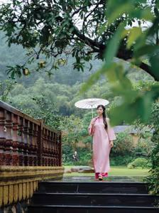 VGU No.160: Discover the Gentle Beauty of a Pink Ao Dai Maiden in a Dreamy Garden-5