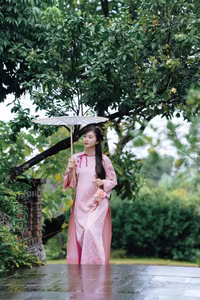 VGU No.160: Discover the Gentle Beauty of a Pink Ao Dai Maiden in a Dreamy Garden-4