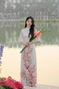 Timeless Elegance of Vietnamese Ao Dai by the Lake-9