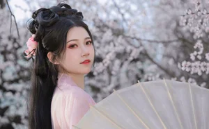 Spring Muse in Hanfu YiTuYu Vol.8891 Gui Yuan Ba Bao Zhou-3