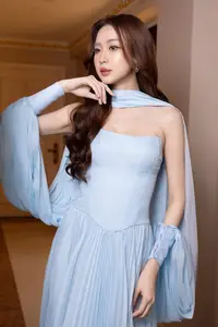 Le Nguyen Bao Ngoc Radiant and Alluring Elegant Beauty Captivating Every Gaze-2