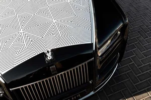 One-of-a-Kind Rolls-Royce Phantom Arabesque: A Masterpiece of Bespoke Luxury and Intricate Laser-Engraved Artistry Inspired by Middle Eastern Architecture-5