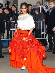 Asian Beauty Shines on Red Carpet: Unique Style Leading 2025 Trends-5