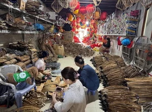 Experience the Magic of Hoi An: Traditional Lantern Making for the Lunar New Year in Vietnam’s Most Colorful Ancient Town-2