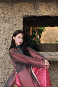 Timeless Elegance: Traditional Vietnamese Beauty-1