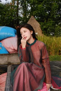 Timeless Elegance: Traditional Vietnamese Beauty-4