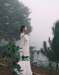 Tue Nhu flaunts stunning post-baby figure confidently by the sea-5