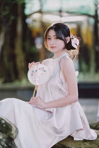 VGU No.35: Serene Beauty of a Young Woman with a Dreamy Bouquet-15