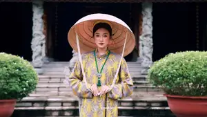 VGU No.183: Admire the Elegant Beauty of Vietnamese Women in Ao Dai and Conical Hat Amidst Nature-10