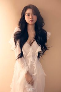 Hot Girl Celebrates Sweet Birthday, Flaunts Glamorous Long Legs in Pink Dress-5