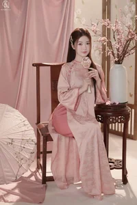 Graceful Muse in Pastel Pink Traditional Silk-9