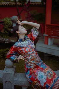 Timeless Elegance of Man Li by the Red Wall - YiTuYu Vol.8871-25