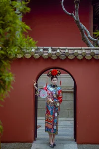 Timeless Elegance of Man Li by the Red Wall - YiTuYu Vol.8871-5