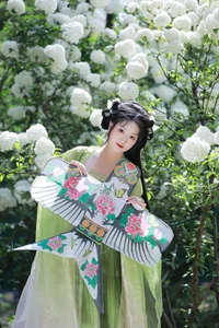 Ethereal Garden Muse: Xiao Bing Gan in YiTuYu Vol.8856-5