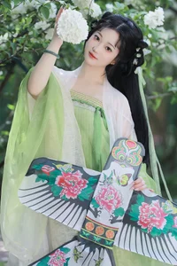 Ethereal Garden Muse: Xiao Bing Gan in YiTuYu Vol.8856-9