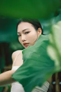 Ju Zi's Ethereal Beauty Amidst Lotus Blooms | YiTuYu Vol.8733-2