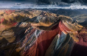 Breathtaking Landscapes of the Andes Mountains: Exploring Peru's Rainbow Mountain, Machu Picchu, and the Cordillera Blanca's Stunning Natural Beauty-8