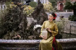 Graceful Vietnamese Ao Dai: Traditional Beauty Adorned with Red Calla Lilies-7