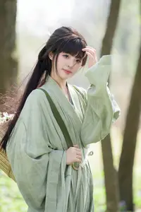 Asian Beauty: Sai Xi Xi Li Ma in Elegant Green Hanfu – YiTuYu Vol.8747 Collection-17
