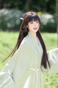 Asian Beauty: Sai Xi Xi Li Ma in Elegant Green Hanfu – YiTuYu Vol.8747 Collection-11