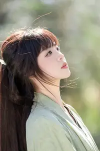 Asian Beauty: Sai Xi Xi Li Ma in Elegant Green Hanfu – YiTuYu Vol.8747 Collection-13