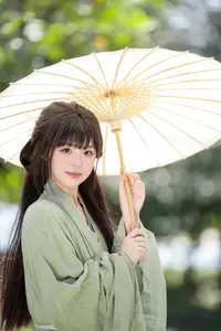 Asian Beauty: Sai Xi Xi Li Ma in Elegant Green Hanfu – YiTuYu Vol.8747 Collection-0