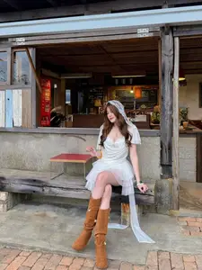 Tang My Han: A Muse's Beauty Amidst Golden Rice Fields, A Breathtaking Moment-2