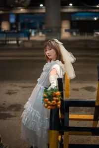 YiTuYu Vol.8790: Pao Pao Xiao Mie – Contemplative Beauty in Pristine White Dress-1